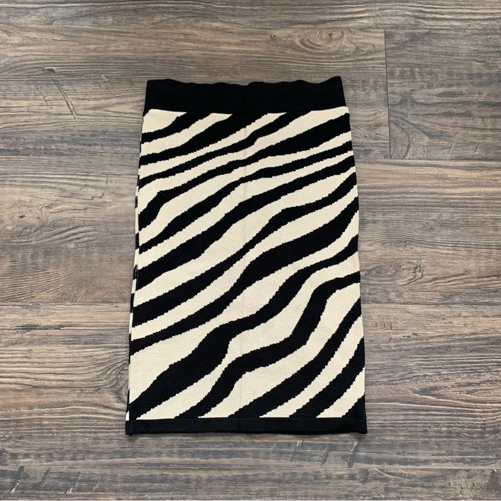 Animal print knit pencil skirt